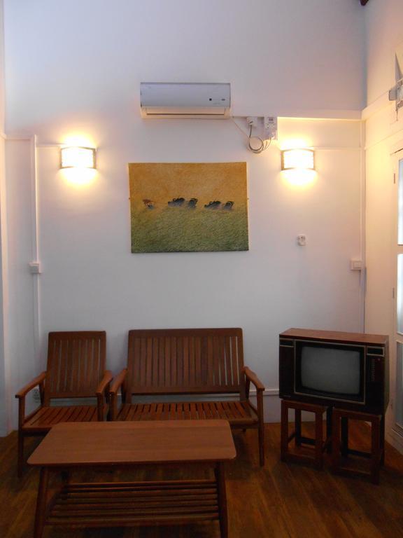 Four Rivers Youth Hostel Yangon Ngoại thất bức ảnh