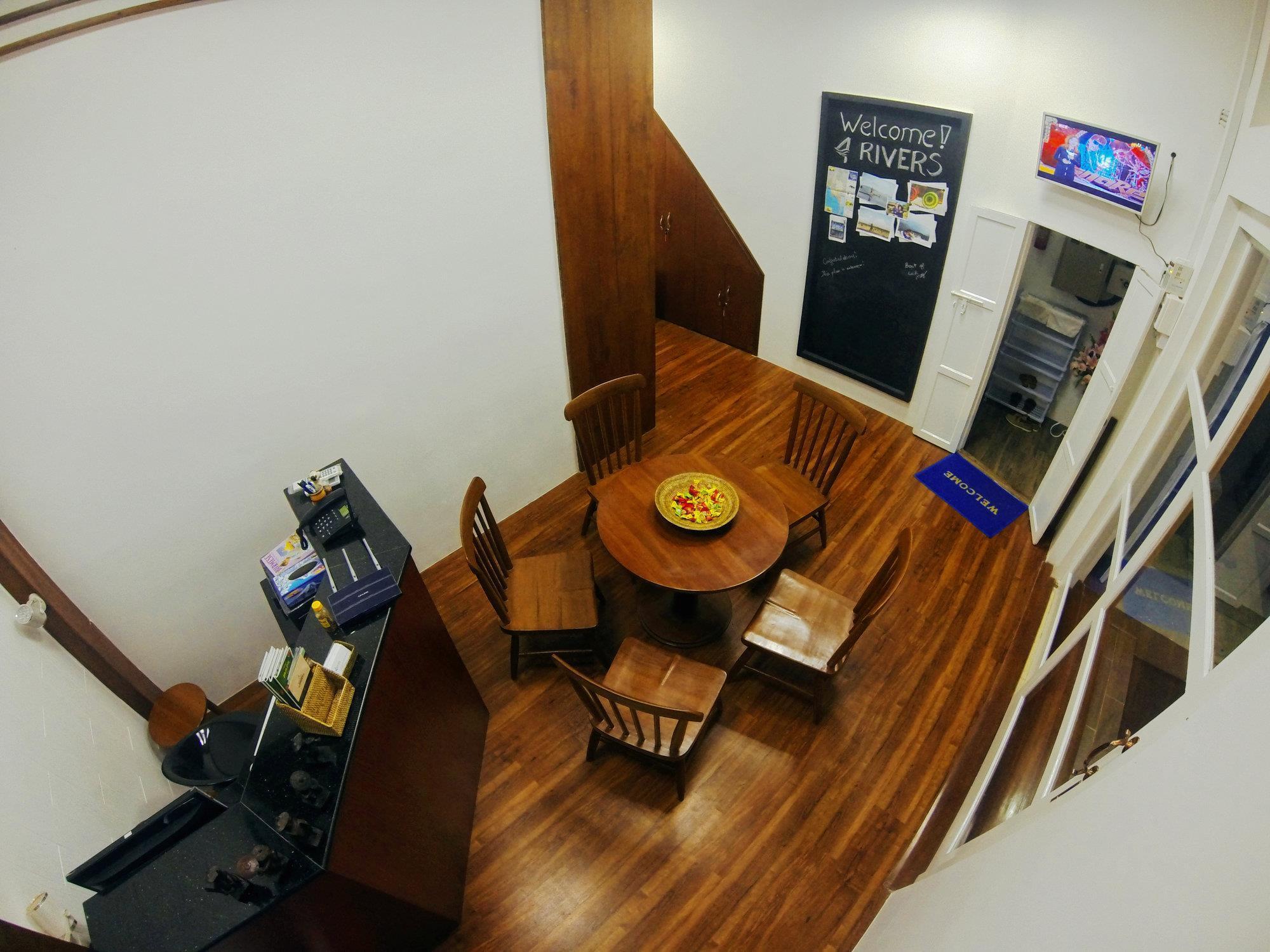 Four Rivers Youth Hostel Yangon Ngoại thất bức ảnh