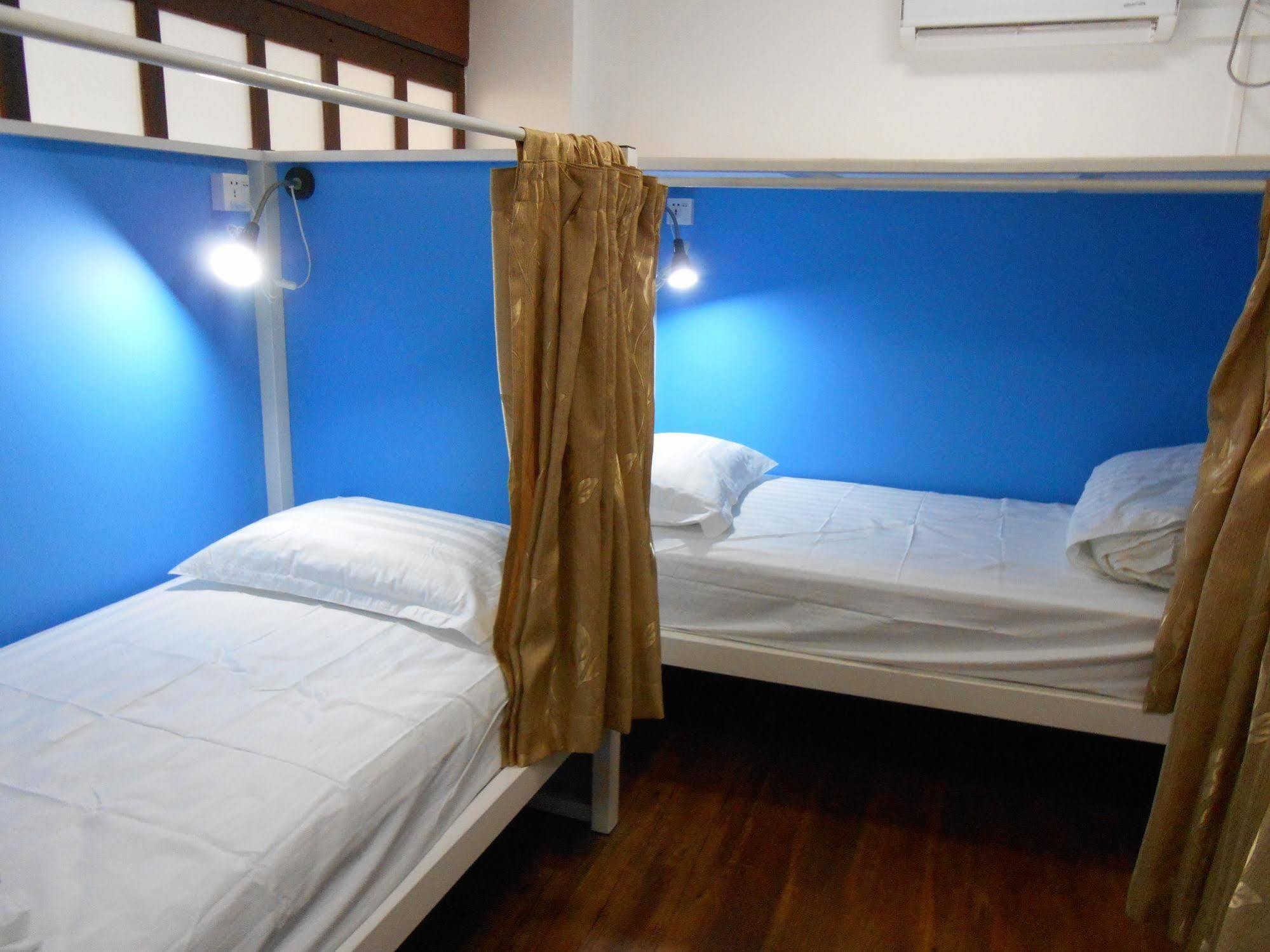 Four Rivers Youth Hostel Yangon Ngoại thất bức ảnh