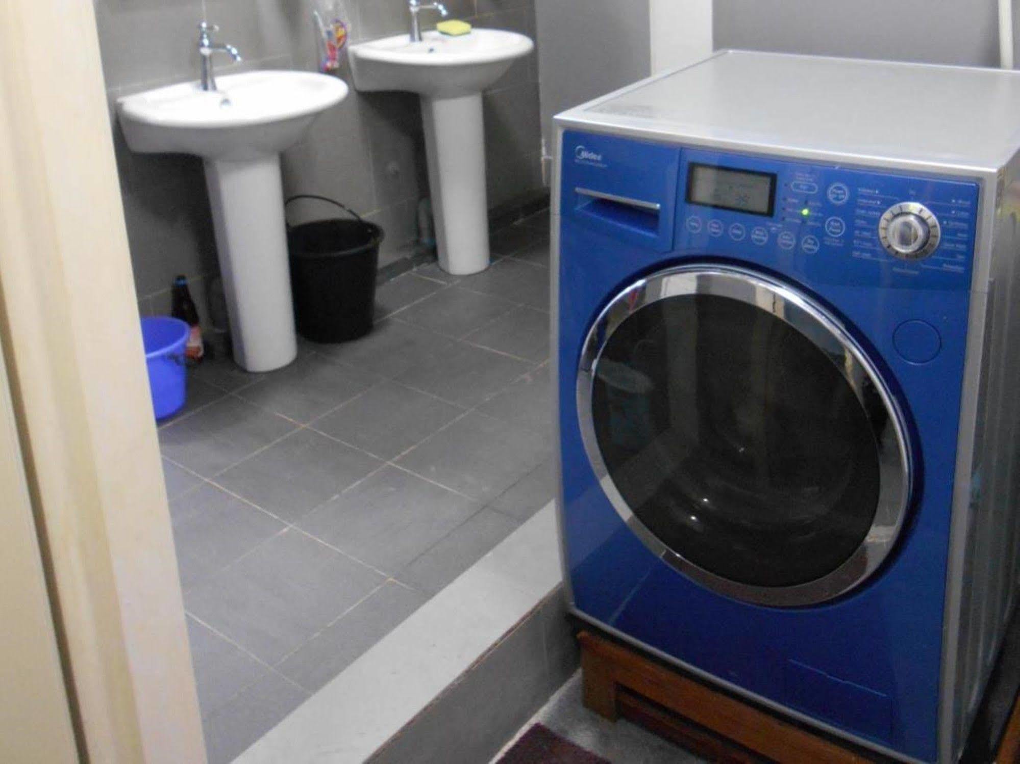 Four Rivers Youth Hostel Yangon Ngoại thất bức ảnh