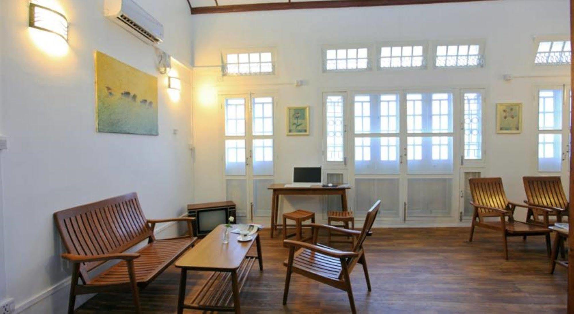 Four Rivers Youth Hostel Yangon Ngoại thất bức ảnh